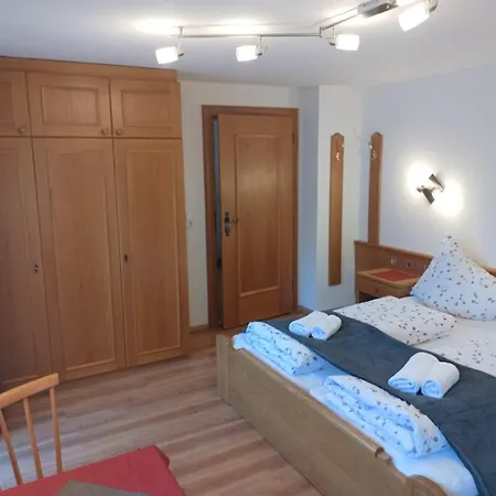 Gaestehaus Alpenruh Holzgau Esterno foto