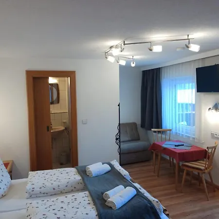 Gaestehaus Alpenruh Holzgau Esterno foto