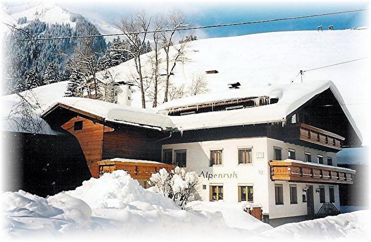 Gaestehaus Alpenruh * Holzgau