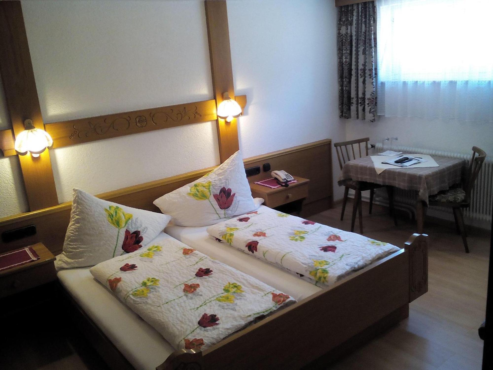 Gaestehaus Alpenruh *