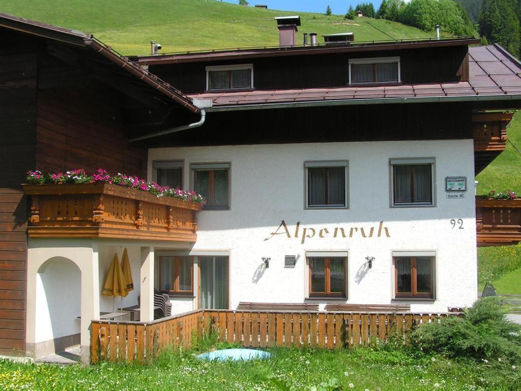 Gaestehaus Alpenruh *