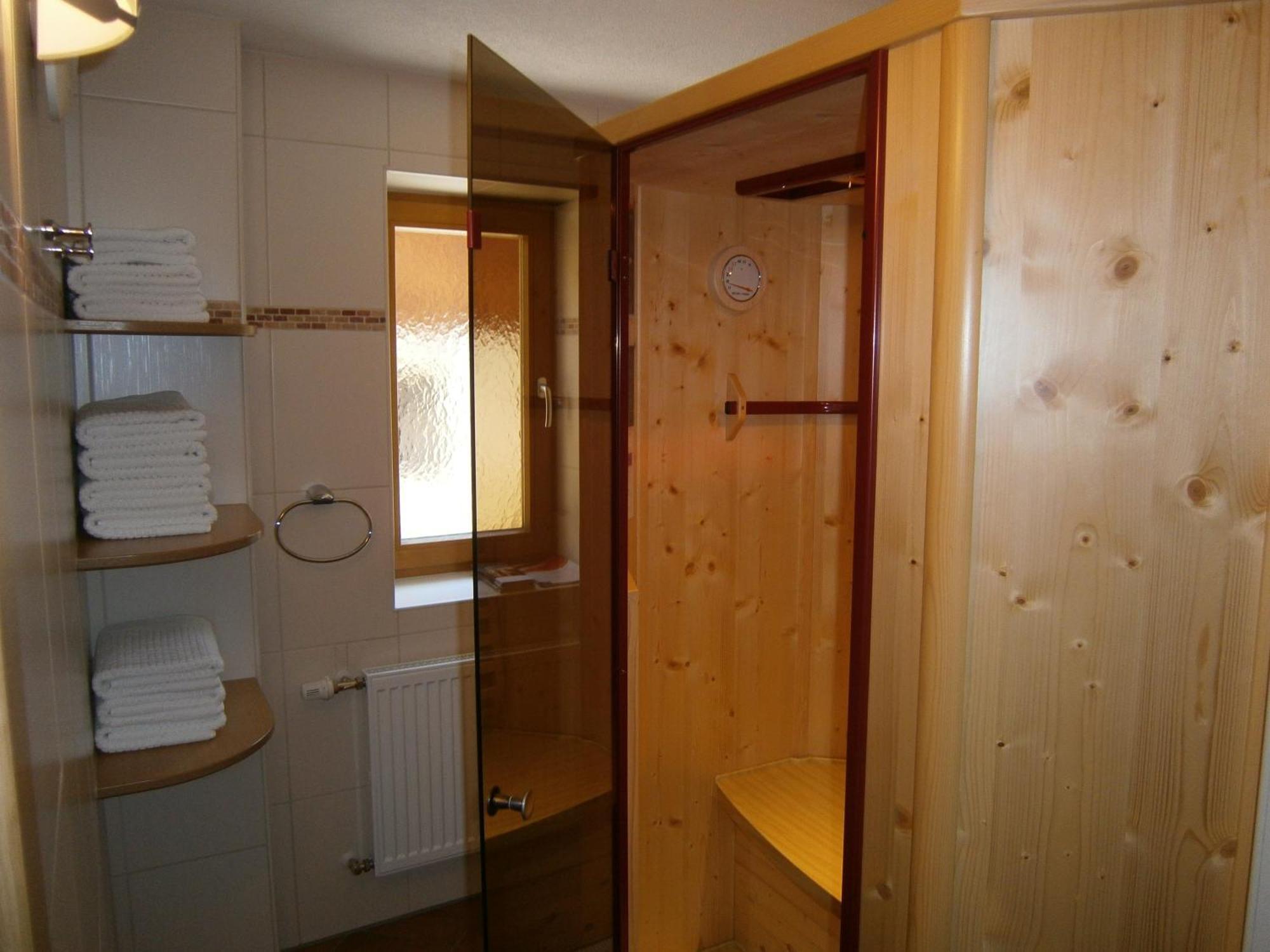 Gaestehaus Alpenruh * Holzgau