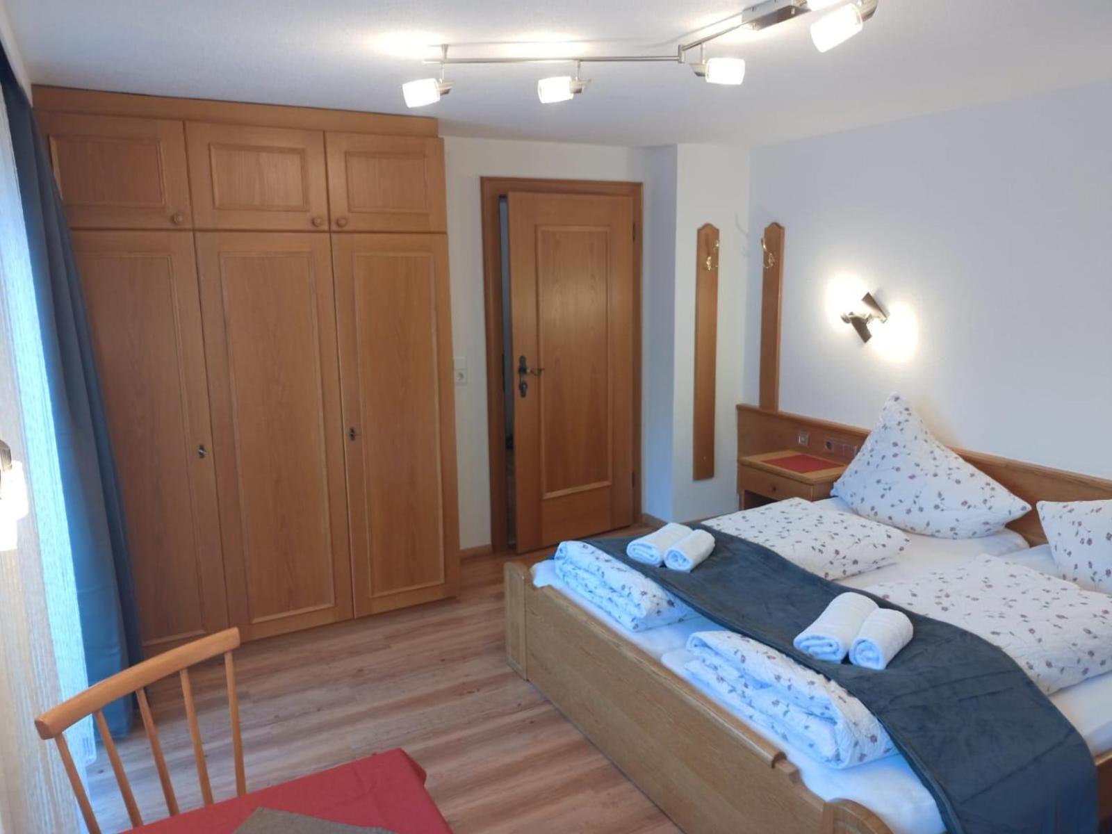 Apartment Gaestehaus Alpenruh Holzgau